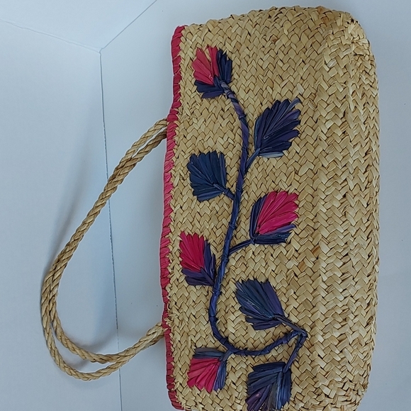 Straw Shoulder Bag - Picture 4 of 11